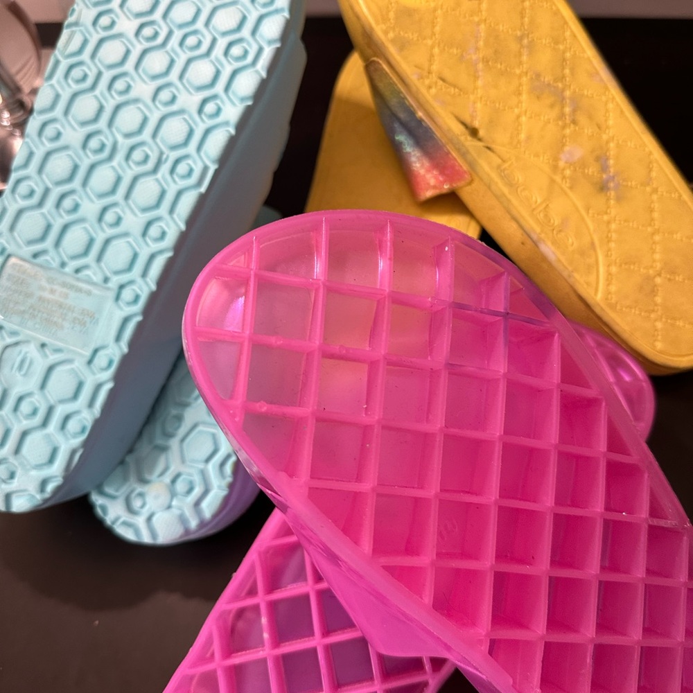 🆕Bundle of 3 Pairs of Sandals - Picture 10 of 10